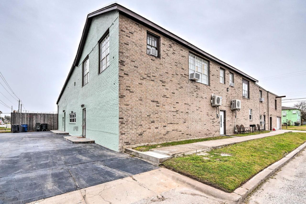Cozy Galveston Apartment - Walk To Beach And Dining 외부 사진